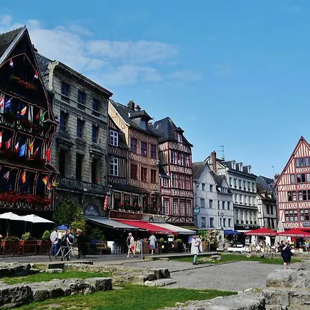 L Hibiscus 1 Apartment